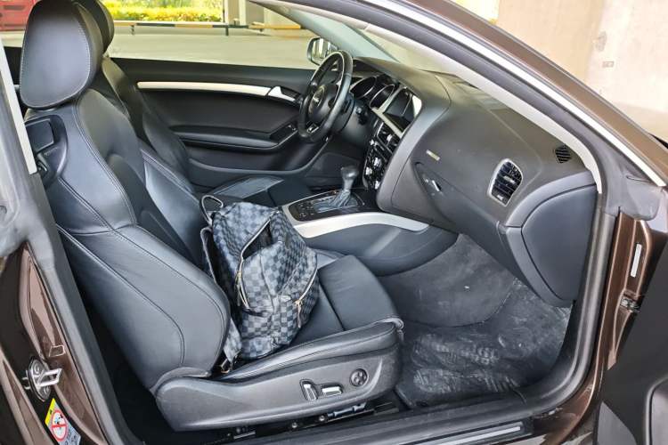 Used Audi A5 2016 Coupe 45 TFSI Ambition Edition Right Front Seat