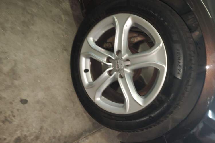 Used Audi A5 2016 Restyled Sportback 45 TFSI Comfort Version Right Front Wheel Hub