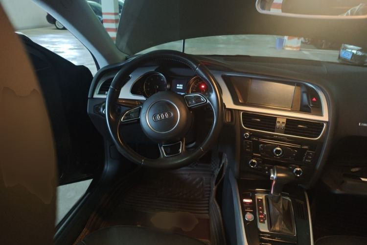 Used Audi A5 2016 Restyled Sportback 45 TFSI Comfort Version Steering Wheel