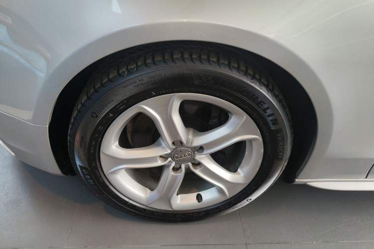 Used Audi A5 2016 Sportback 45 TFSI Left Front Wheel Hub