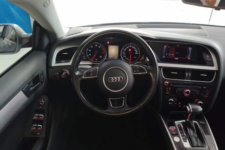 Used Audi A5 2016 Restyled Sportback 45 TFSI Comfort Version Steering Wheel