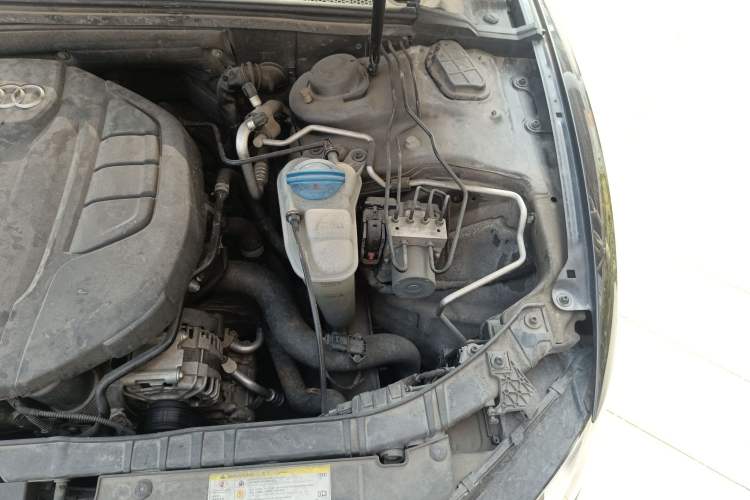 Used Audi A5 2016 Restyled Sportback 45 TFSI Comfort Version Engine Bay Left