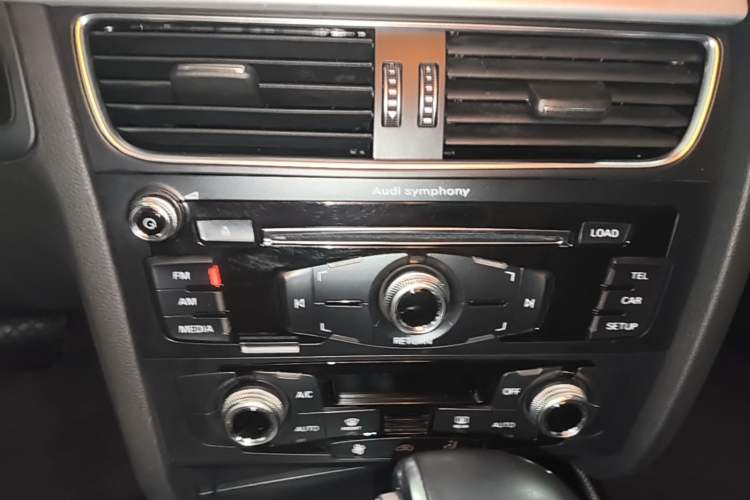 Used Audi A5 2016 Restyled Sportback 45 TFSI Comfort Version Audio And AC Panel
