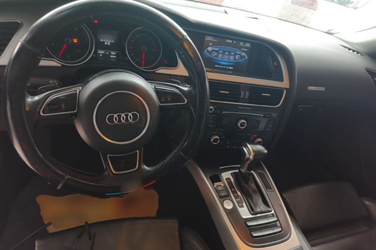 Used Audi A5 2016 Facelift Coupe 45 TFSI Comfort Version Center Console