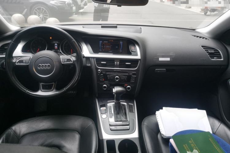 Used Audi A5 2016 Sportback 45 TFSI Center Console