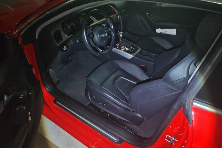 Used Audi A5 2016 Coupe 45 TFSI Ambition Edition Driver Seat