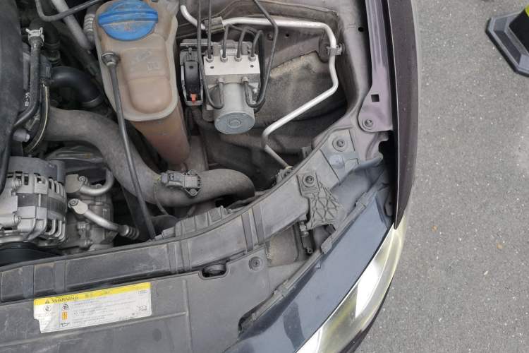Used Audi A5 2016 Sportback 45 TFSI Engine Bay Left