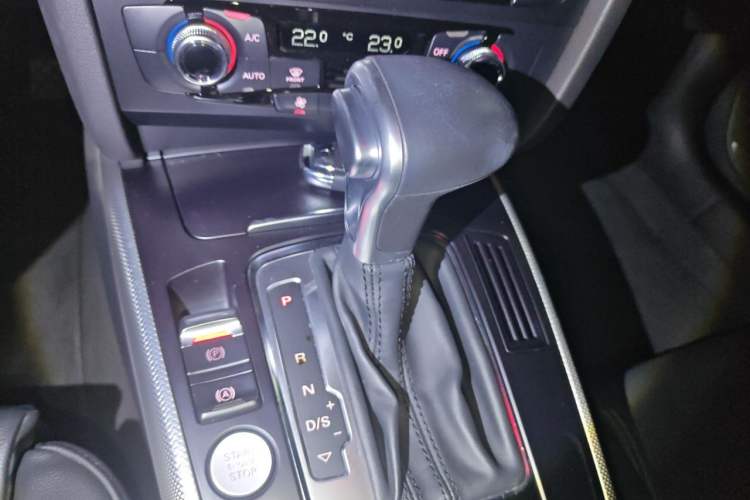 Used Audi A5 2016 Coupe 45 TFSI Ambition Edition Gear Lever
