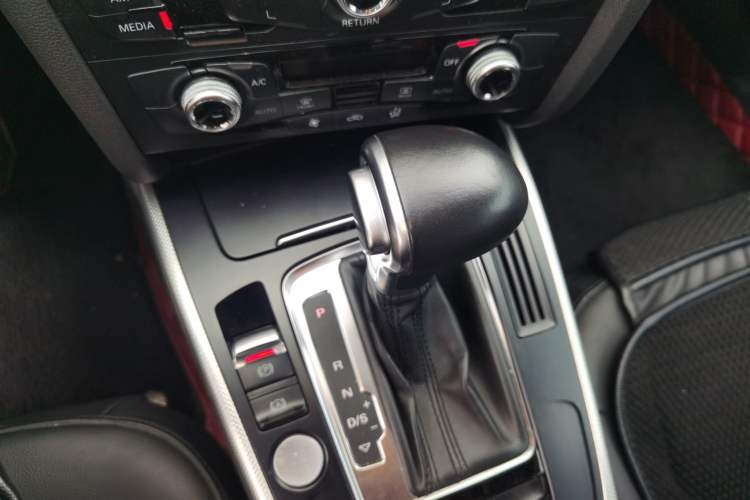 Used Audi A5 2016 Restyled Sportback 45 TFSI Comfort Version Gear Lever