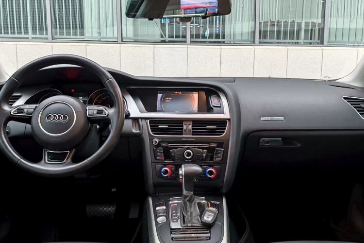 Used Audi A5 2016 Restyled Sportback 45 TFSI Comfort Version Interior 1