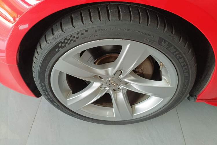 Used Audi A5 2016 Coupe 45 TFSI Ambition Edition Left Front Wheel Hub
