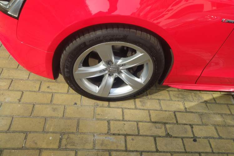 Used Audi A5 2016 Restyled Sportback 45 TFSI Comfort Version Left Front Wheel Hub
