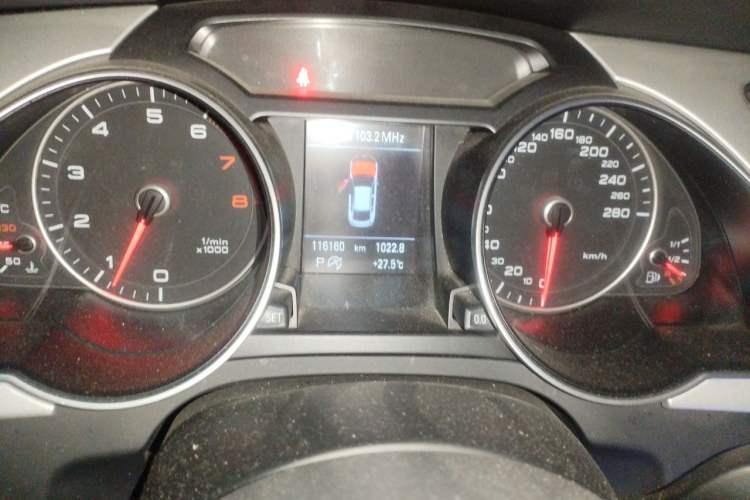 Used Audi A5 2016 Sportback 45 TFSI Odometer Close Up