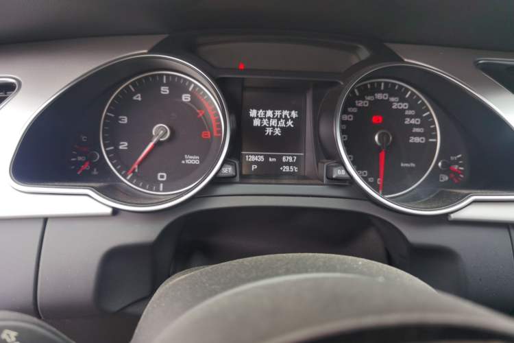 Used Audi A5 2016 Restyled Sportback 45 TFSI Comfort Version Odometer Close Up