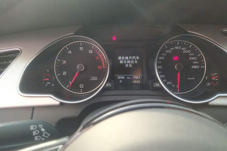 Used Audi A5 2016 Restyled Sportback 45 TFSI Comfort Version Odometer Close Up