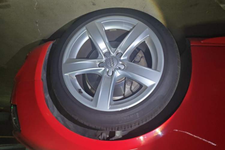Used Audi A5 2016 Coupe 45 TFSI Ambition Edition Right Front Wheel Hub