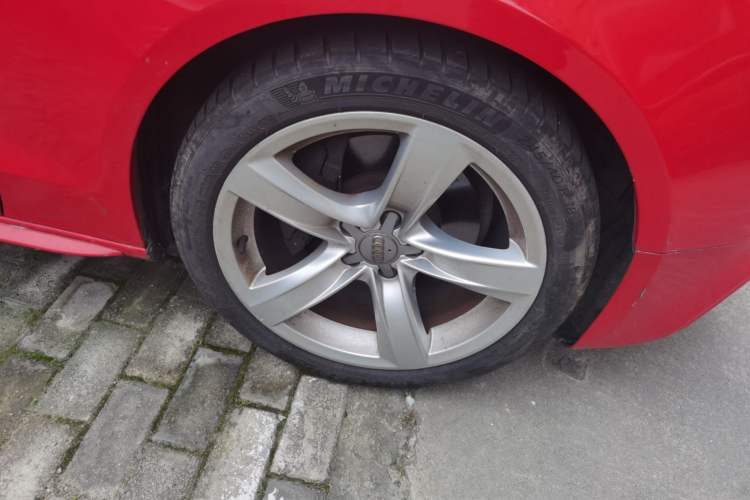 Used Audi A5 2016 Restyled Sportback 45 TFSI Comfort Version Right Front Wheel Hub