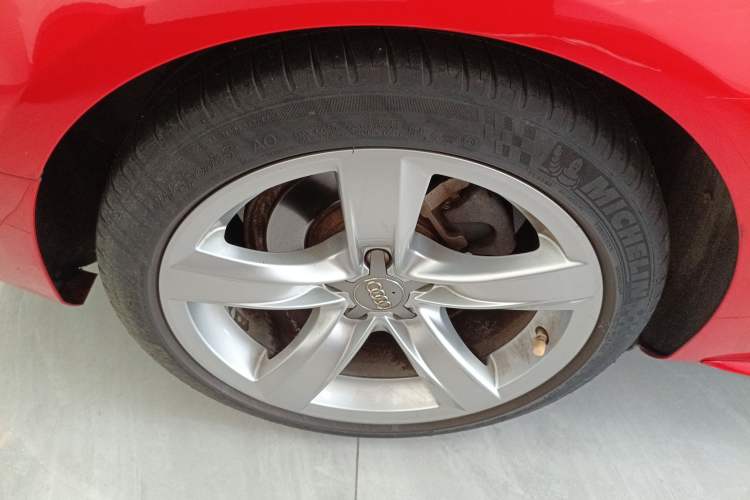 Used Audi A5 2016 Coupe 45 TFSI Ambition Edition Right Rear Wheel Hub