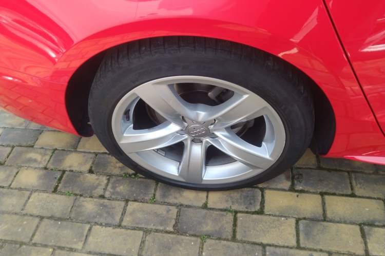 Used Audi A5 2016 Restyled Sportback 45 TFSI Comfort Version Right Rear Wheel Hub