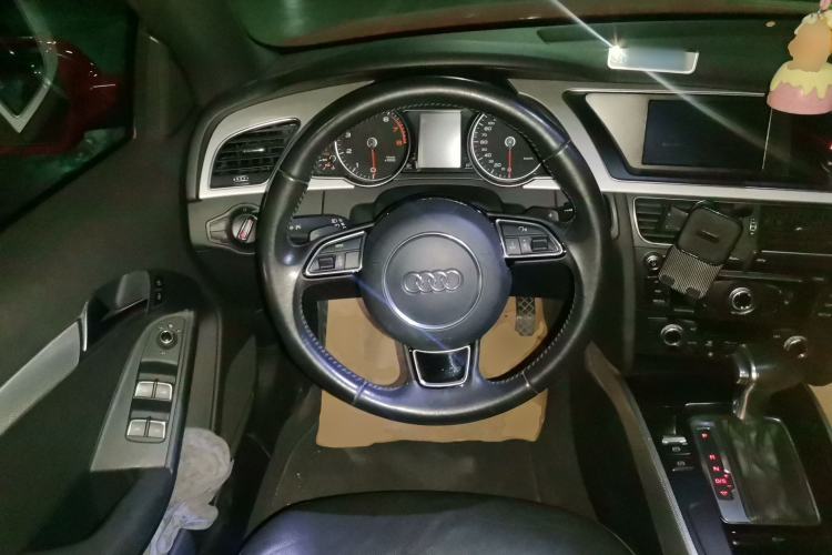 Used Audi A5 2016 Facelift Cabriolet 45 TFSI Ambition Edition Steering Wheel