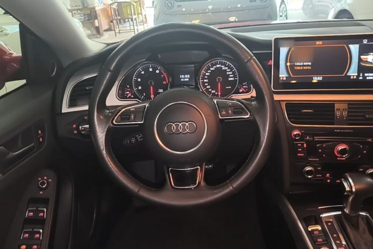 Used Audi A5 2016 Restyled Sportback 45 TFSI Comfort Version Steering Wheel