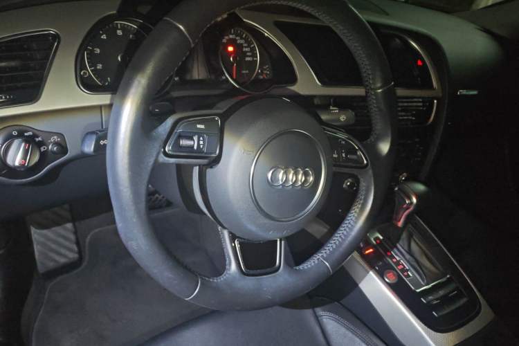 Used Audi A5 2016 Coupe 45 TFSI Ambition Edition Steering Wheel