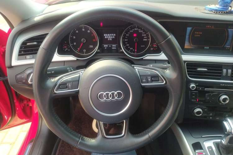Used Audi A5 2016 Restyled Sportback 45 TFSI Comfort Version Steering Wheel