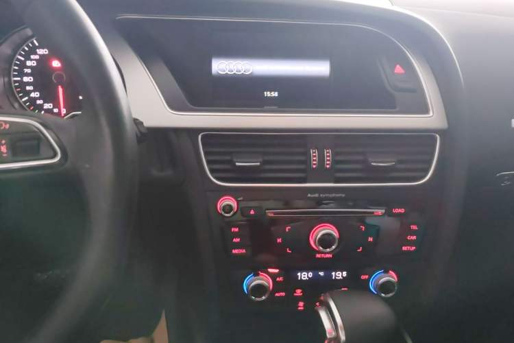 Used Audi A5 2016 Restyled Sportback 45 TFSI Comfort Version Audio And AC Panel