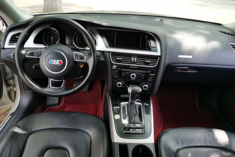 Used Audi A5 2016 Sportback 45 TFSI Center Console