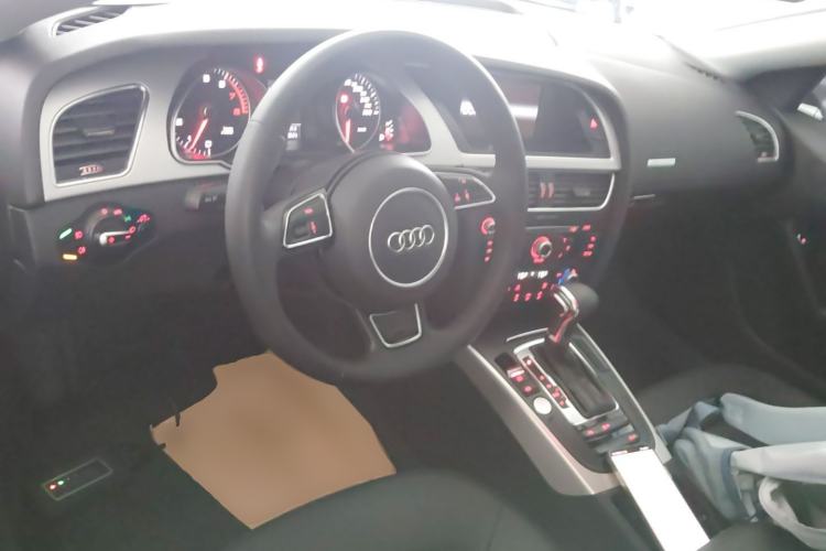 Used Audi A5 2016 Restyled Sportback 45 TFSI Comfort Version Center Console