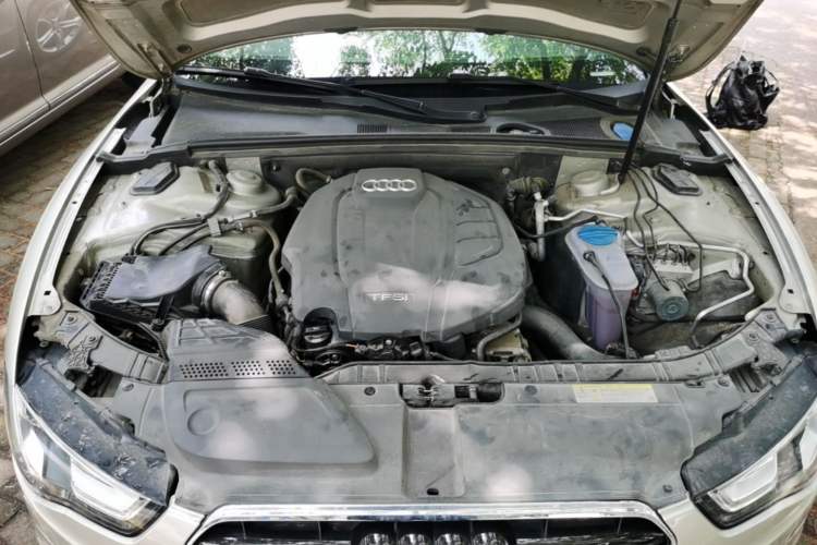 Used Audi A5 2016 Sportback 45 TFSI Engine Bay