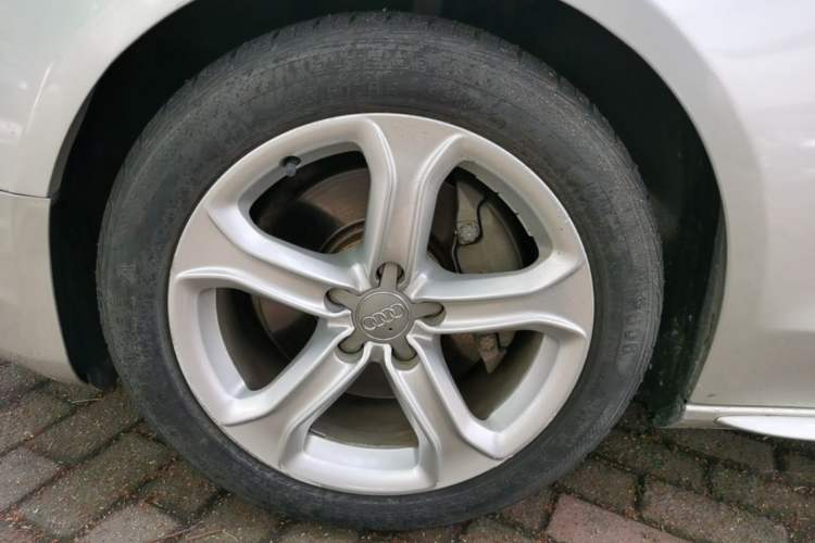 Used Audi A5 2016 Sportback 45 TFSI Left Front Wheel Hub