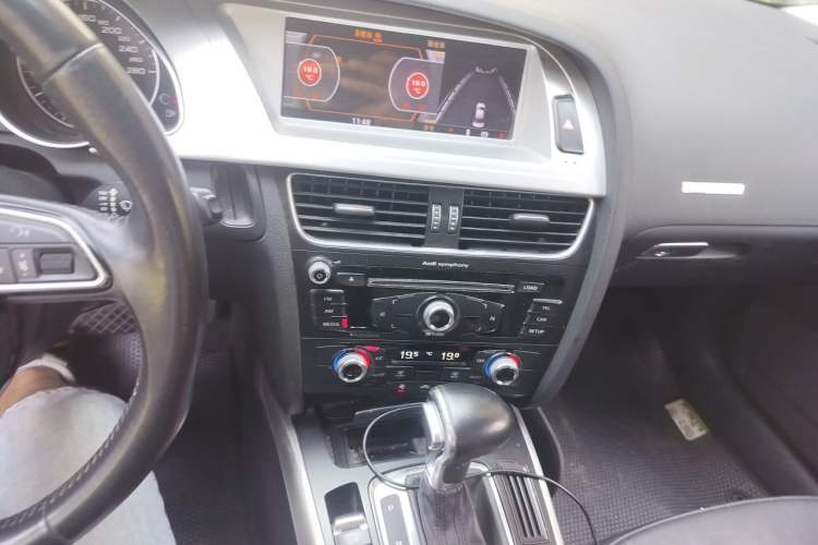 Used Audi A5 2016 Sportback 45 TFSI Audio And AC Panel