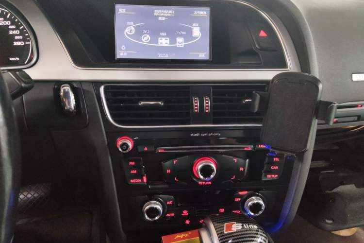 Used Audi A5 2016 Cabriolet 45 TFSI Ambition Edition Audio And AC Panel