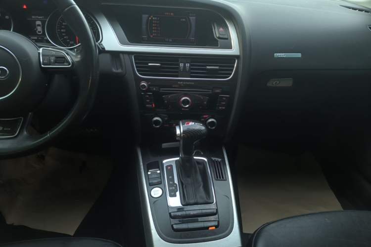 Used Audi A5 2016 Sportback 45 TFSI Audio And AC Panel
