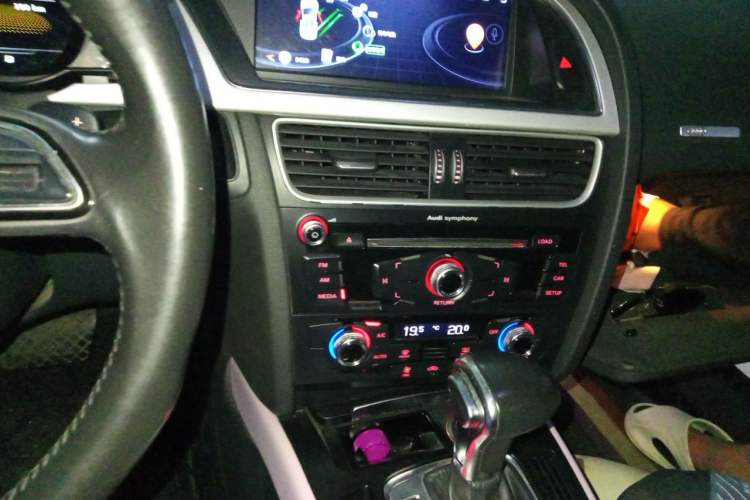Used Audi A5 2016 Cabriolet 45 TFSI Comfort Model Audio And AC Panel