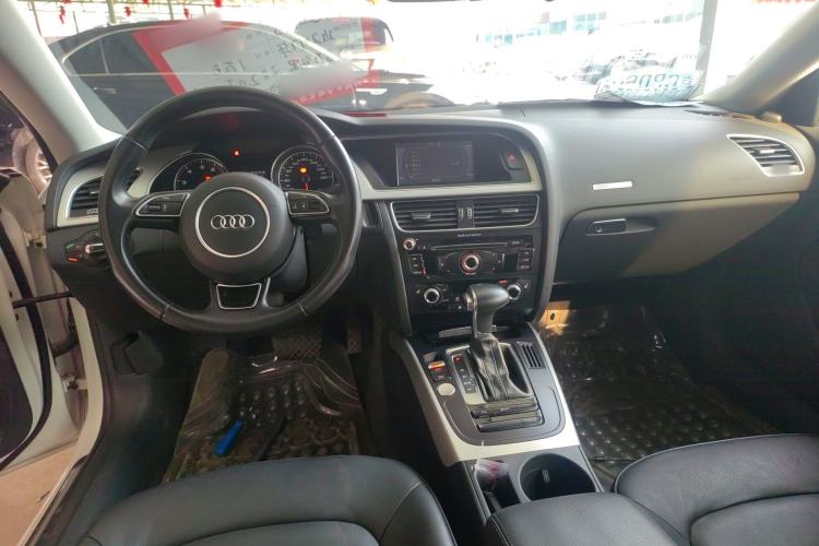 Used Audi A5 2016 Restyled Sportback 45 TFSI Comfort Version Center Console