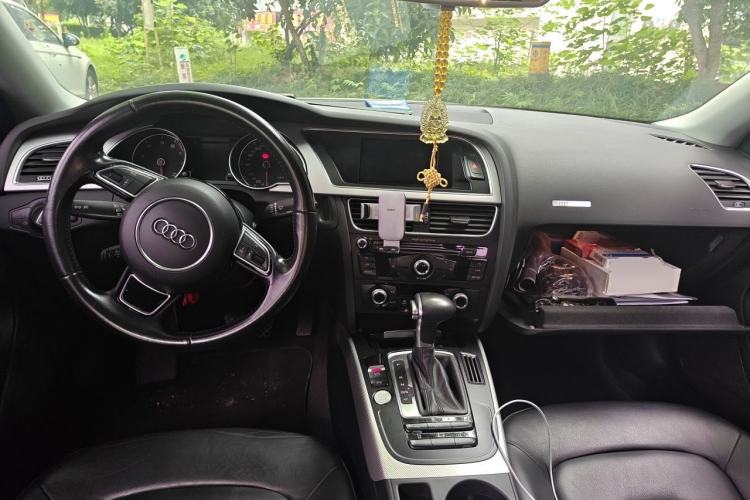 Used Audi A5 2016 Restyled Sportback 45 TFSI Comfort Version Center Console