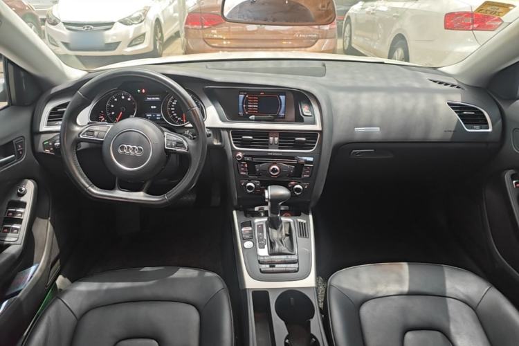 Used Audi A5 2016 Restyled Sportback 45 TFSI Comfort Version Center Console