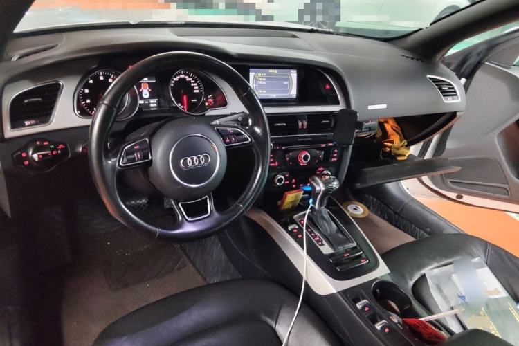 Used Audi A5 2016 Cabriolet 45 TFSI Ambition Edition Center Console