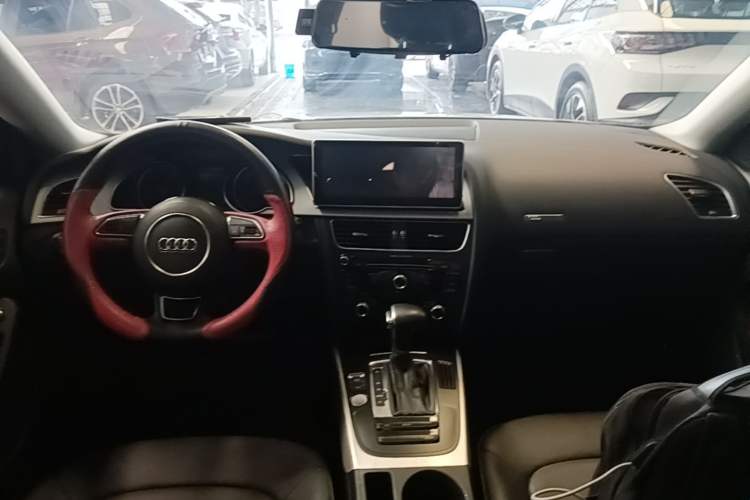 Used Audi A5 2016 Restyled Sportback 35 TFSI Ambition Edition Center Console