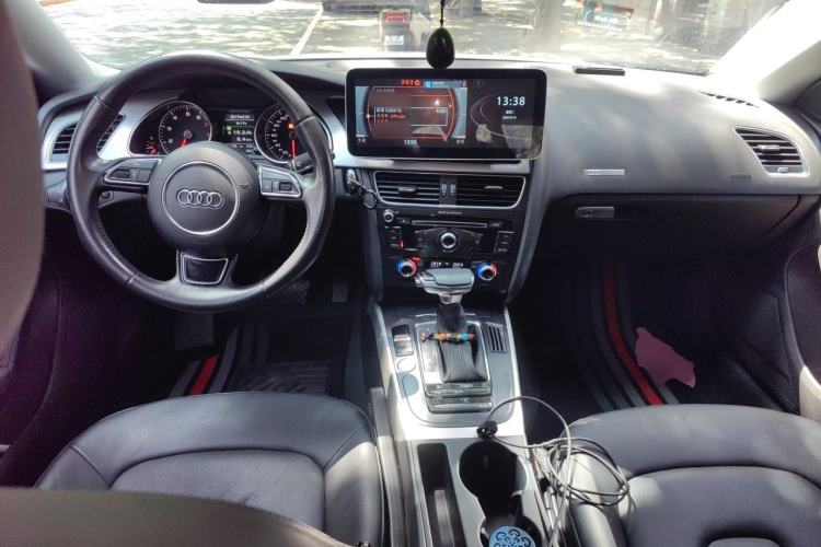 Used Audi A5 2016 Restyled Sportback 45 TFSI Comfort Version Center Console