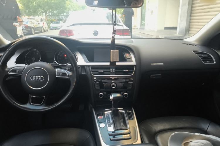 Used Audi A5 2016 Sportback 45 TFSI Center Console