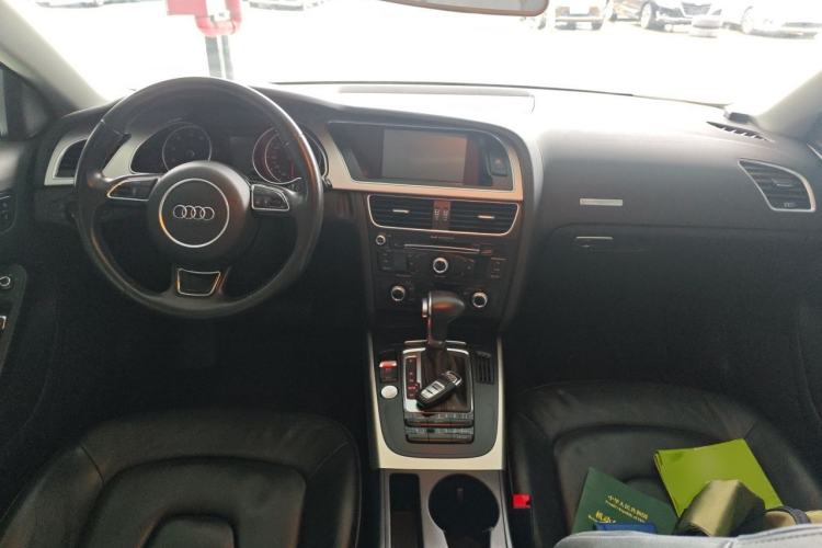 Used Audi A5 2016 Restyled Sportback 45 TFSI Comfort Version Center Console