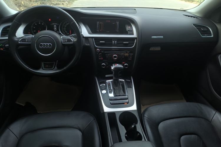 Used Audi A5 2016 Sportback 45 TFSI Center Console