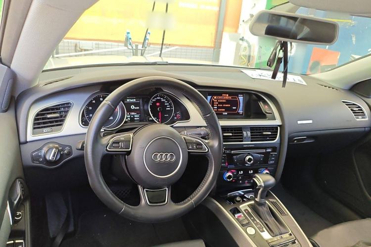 Used Audi A5 2016 Facelift Coupe 45 TFSI Comfort Version Center Console