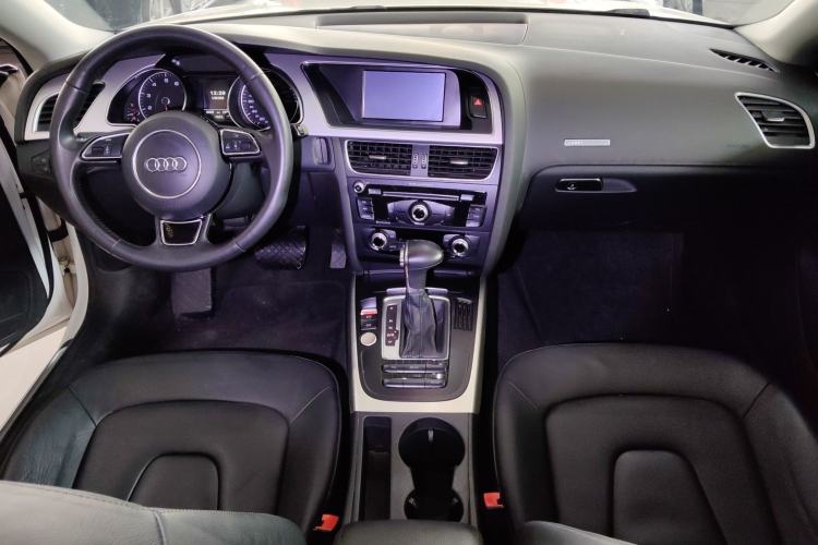 Used Audi A5 2016 Sportback 45 TFSI Center Console