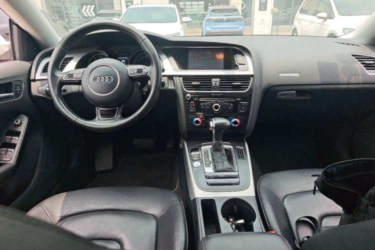 Used Audi A5 2016 Sportback 45 TFSI Center Console