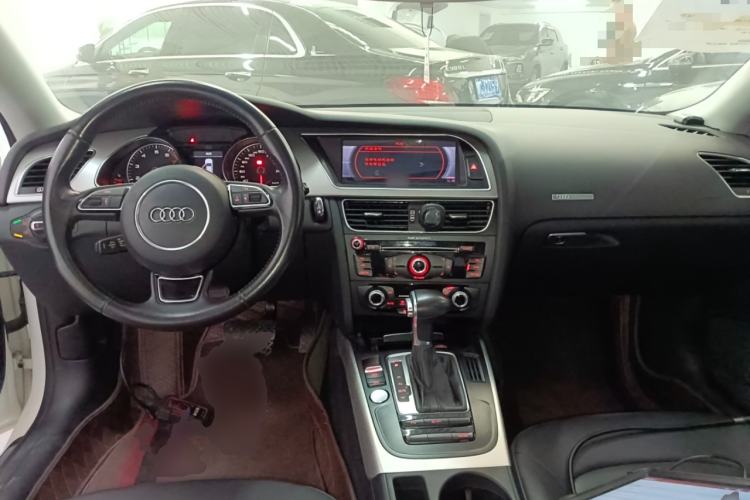 Used Audi A5 2016 Restyled Sportback 45 TFSI Comfort Version Center Console