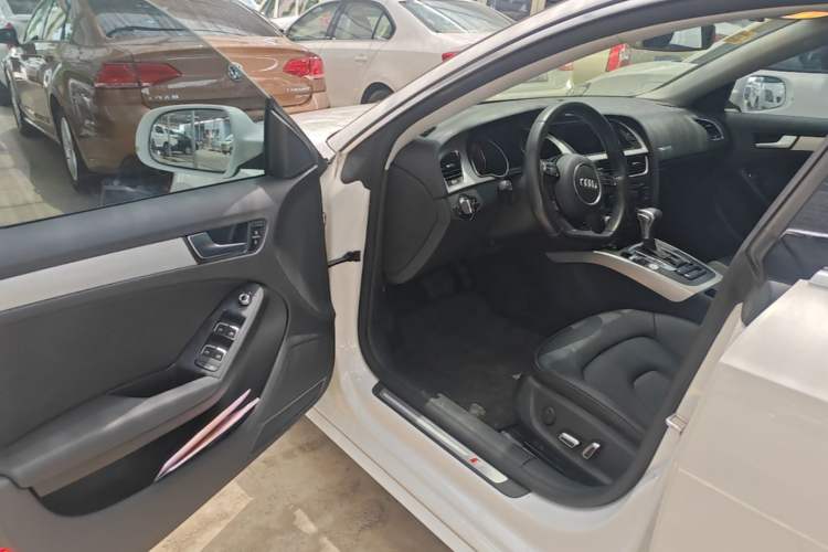 Used Audi A5 2016 Restyled Sportback 45 TFSI Comfort Version Driver Seat